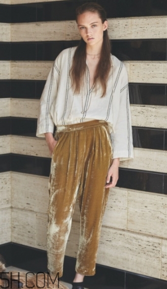 金絲絨褲子配什么上衣？金絲絨上衣搭配