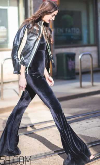 金絲絨褲子配什么上衣？金絲絨上衣搭配