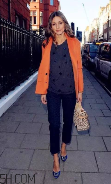 橘色衣服怎么搭配？橘色衣服搭配指南