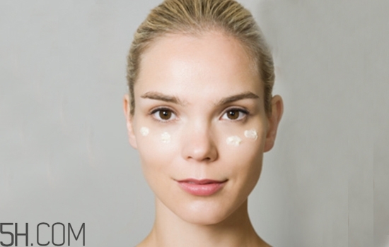 眼霜分幾種？眼霜和眼部精華一樣嗎？