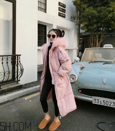 粉色羽絨服配什么鞋子？粉色羽絨服搭配鞋子圖片