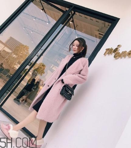 粉色大衣搭配什么鞋子？粉色大衣搭配鞋子圖片