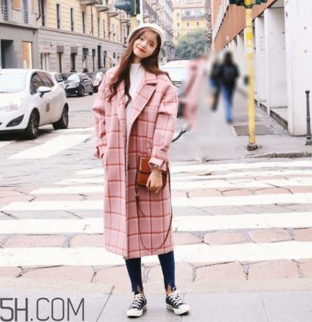 粉色大衣搭配什么鞋子？粉色大衣搭配鞋子圖片