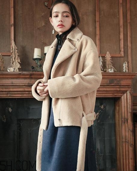 短毛絨是什么面料？短毛絨和磨毛哪個(gè)好？