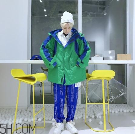 沖鋒衣搭配什么褲子好看？沖鋒衣搭配褲子圖片