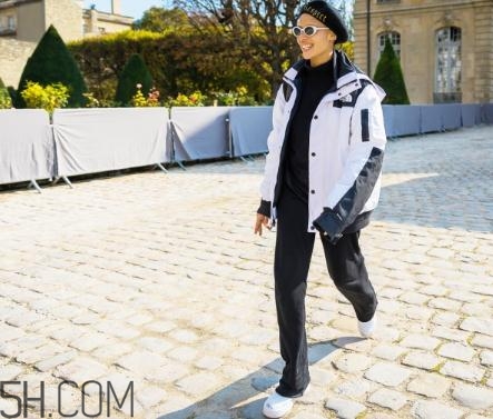 沖鋒衣搭配什么鞋子？沖鋒衣搭配鞋子圖片