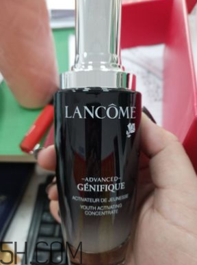 肌底液和精華有什么區(qū)別？蘭蔻小黑瓶可以單獨用嗎？