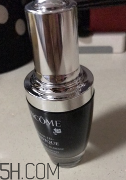 肌底液和精華有什么區(qū)別？蘭蔻小黑瓶可以單獨用嗎？