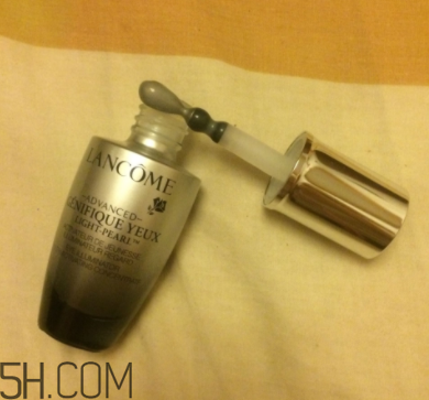 蘭蔻小黑瓶大眼精華什么時(shí)候用？早上還是晚上？