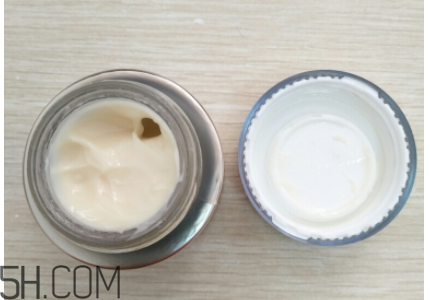 蘭蔻菁純眼霜與小黑瓶眼霜有什么區(qū)別？哪個好用？