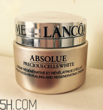 蘭蔻菁純眼霜與小黑瓶眼霜有什么區(qū)別？哪個好用？