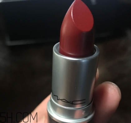 mac魅可和露華濃哪個(gè)好？mac魅可和露華濃口紅對(duì)比