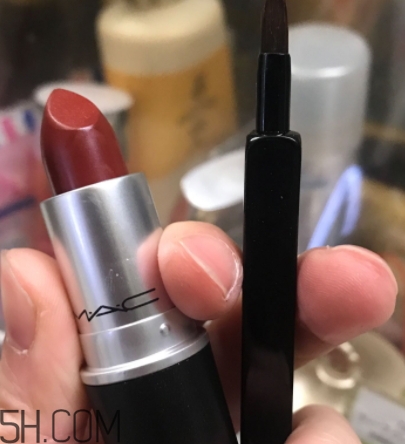 mac魅可和露華濃哪個(gè)好？mac魅可和露華濃口紅對(duì)比