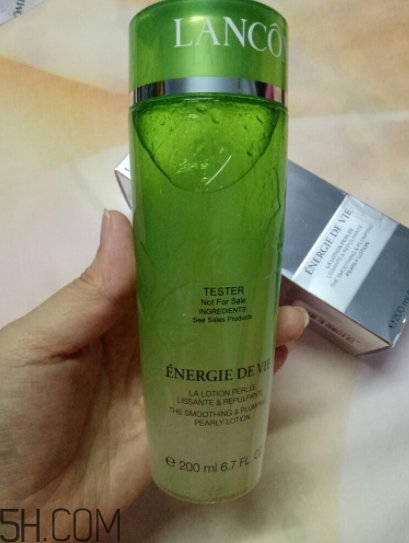 蘭蔻水光潤養(yǎng)美容液油不油？適合油皮嗎？