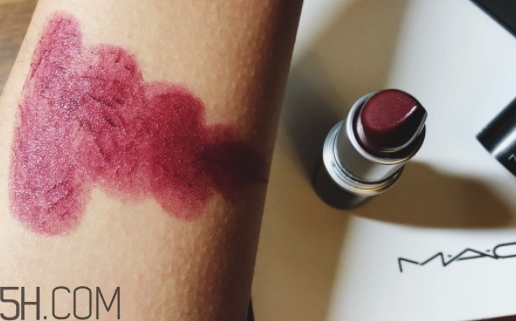 mac口紅和阿瑪尼口紅哪個好？mac魅可和阿瑪尼哪個好？