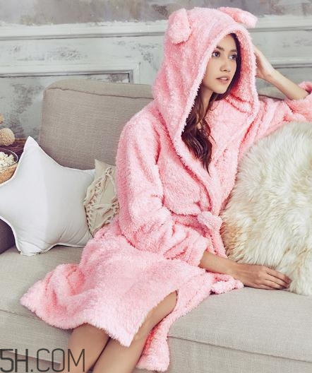 舒棉絨是什么做的？舒棉絨和珊瑚絨的區(qū)別