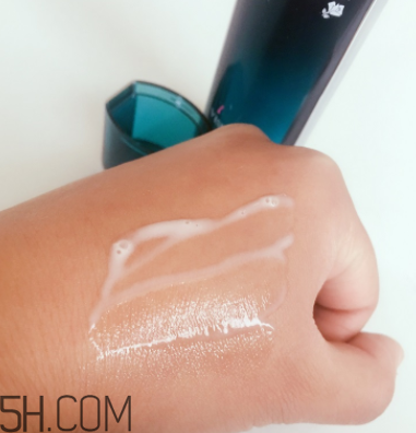 蘭蔻美膚修護(hù)精華乳有刺激嗎？適合敏感肌嗎？