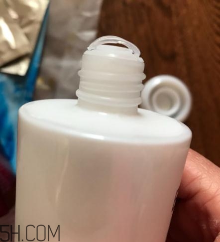 萱姿抗皺緊致滲透乳怎么樣？萱姿抗皺緊致滲透乳好用嗎？