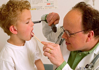 扁桃體發(fā)炎可以吃哪些水果？扁桃體發(fā)炎和咽喉炎有什么區(qū)別？