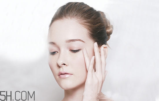 眼霜分幾種？眼霜和眼部精華一樣嗎？