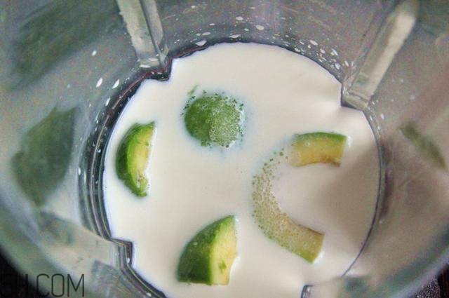 牛油果和牛奶可以一起吃嗎？牛油果和牛奶可以榨汁嗎？