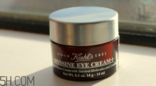 去皺眼霜哪個牌子好？眼霜和眼部精華液的用法順序