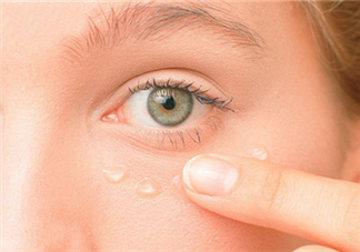 早晚用什么眼霜好？ahc眼霜會(huì)不會(huì)長(zhǎng)脂肪粒？