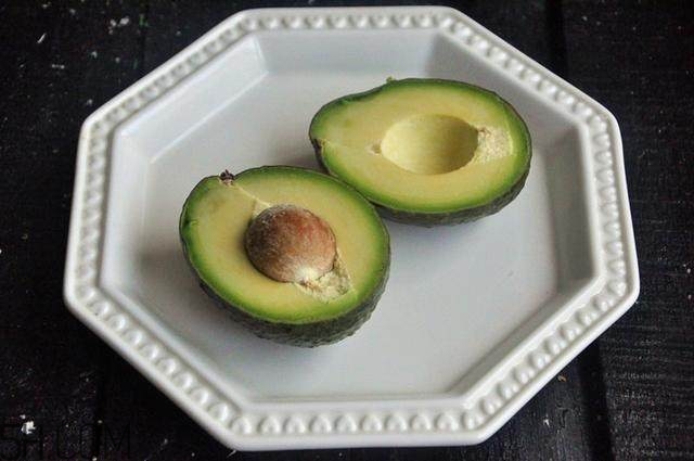 牛油果和牛奶可以一起吃嗎？牛油果和牛奶可以榨汁嗎？