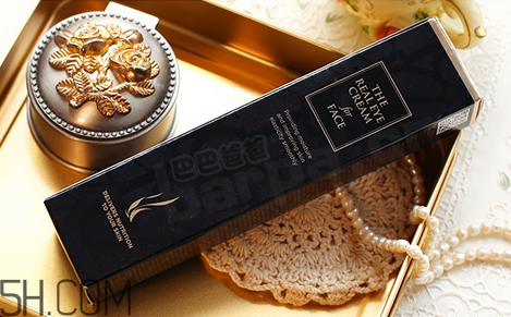 早晚用什么眼霜好？ahc眼霜會不會長脂肪粒？