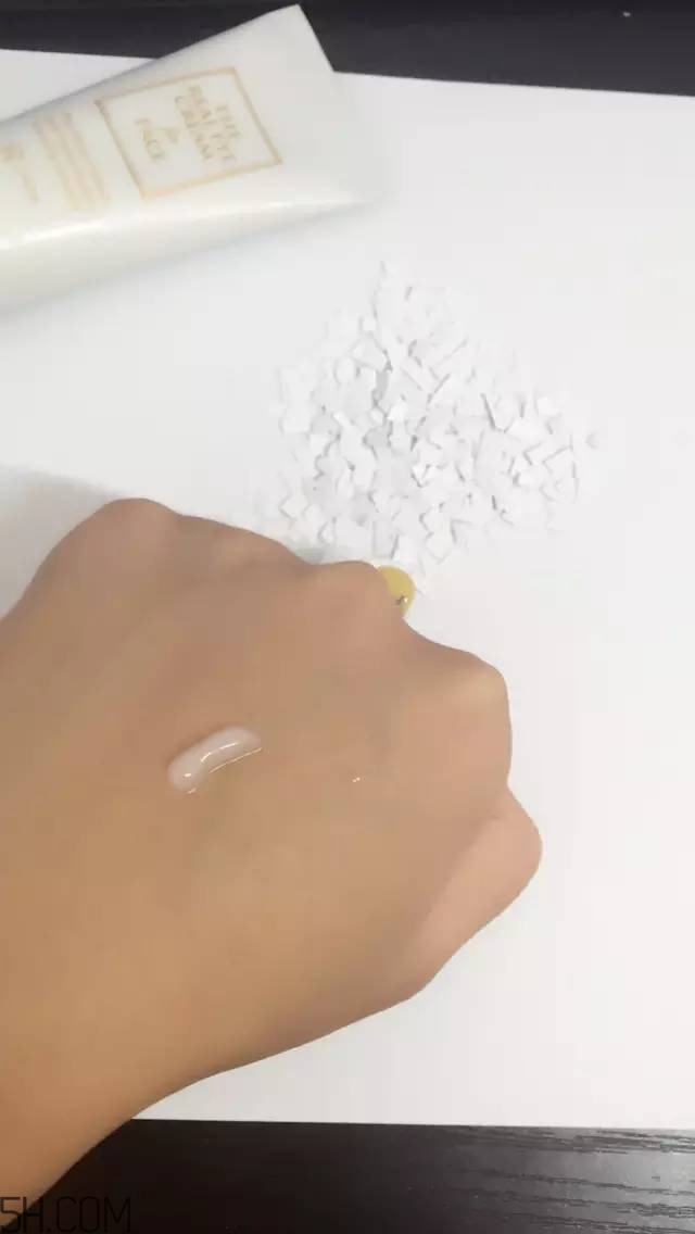 眼霜需要早晚都用嗎？ahc第五代眼霜效果怎么樣？