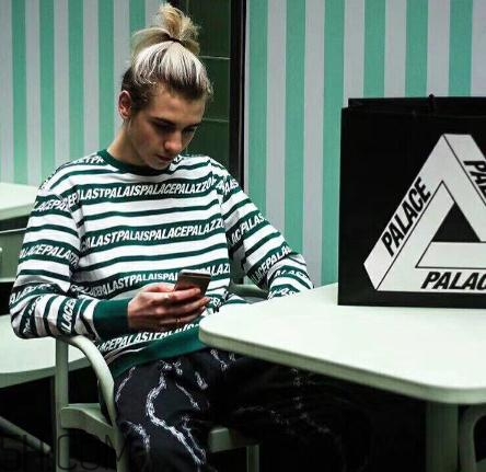 palace衛(wèi)衣多少錢？palace衛(wèi)衣價(jià)格