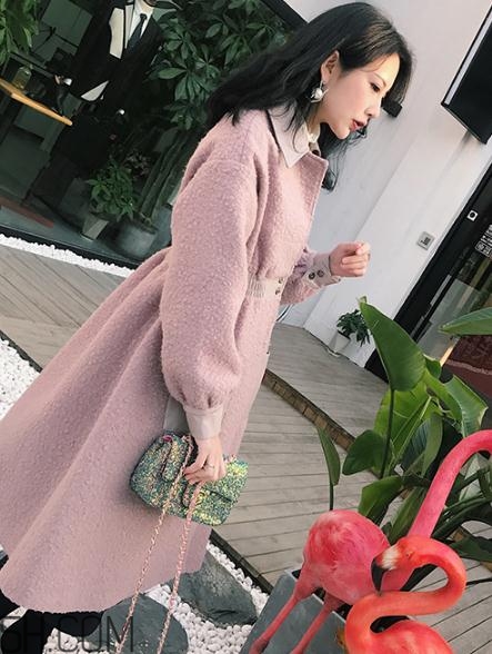 粉色大衣配什么顏色包包？粉色大衣搭配什么包？