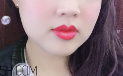 韓熙貞按壓唇膏為什么縮不回？重金屬超標？