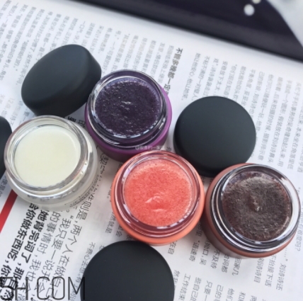 mac唇部磨砂膏哪種味道好？mac唇部磨砂膏不同顏色區(qū)別