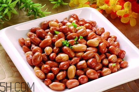 花生米炸多久能熟 花生米炸幾分鐘 花生米炸多久能熟 花生米炸幾分鐘