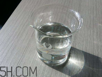 甘油會(huì)讓皮膚變黃嗎？甘油要怎么使用？