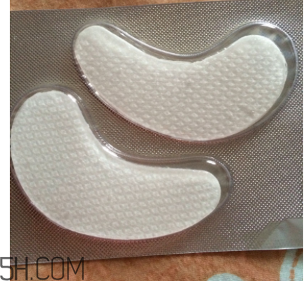 透真夜用眼膜為什么發(fā)癢？透真夜用眼膜能天天用嗎？