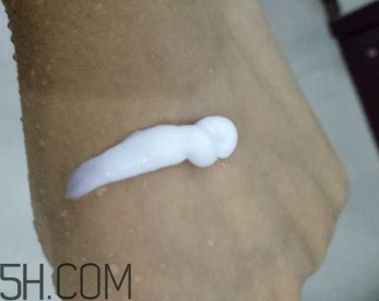 透真氨基酸潔面霜過敏嗎？透真氨基酸潔面霜適合敏感肌嗎？