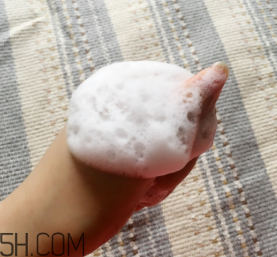 透真氨基酸潔面霜過敏嗎？透真氨基酸潔面霜適合敏感肌嗎？