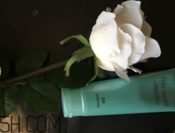 透真氨基酸潔面霜過敏嗎？透真氨基酸潔面霜適合敏感肌嗎？