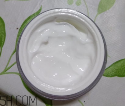 瓷肌御雪祛斑霜夏天能用嗎？瓷肌御雪祛斑夏天用油嗎？