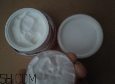 瓷肌御雪祛斑霜夏天能用嗎？瓷肌御雪祛斑夏天用油嗎？