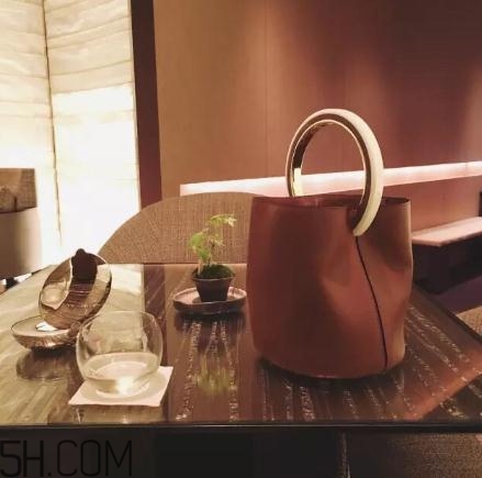 marni水桶包多少錢？marni水桶包價(jià)格