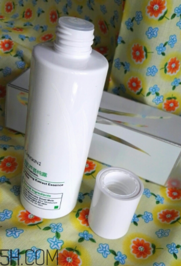 瓷肌蘆薈純露是爽膚水嗎？瓷肌蘆薈純露是乳液嗎？