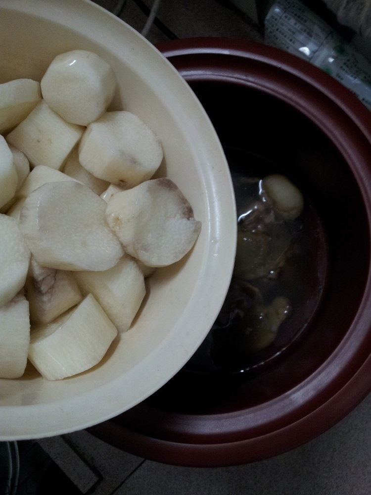 馬蹄和山藥能一起煲湯嗎？山藥和馬蹄能一起吃嗎？