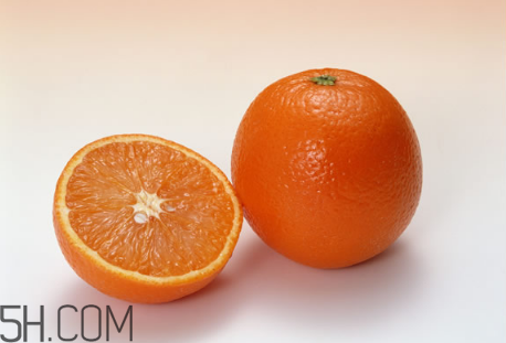 橙子和梨可以一起榨汁嗎？橙子和梨可以一起吃嗎？