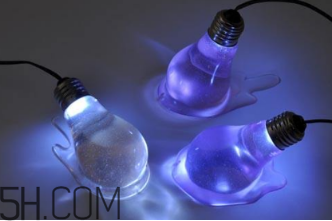 燈泡糖放進(jìn)嘴巴為什么拿不出來？燈泡棒棒糖怎么拿出來？