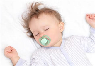 嬰幼兒睡覺翻白眼是怎么回事？寶寶學(xué)游泳有哪些講究？