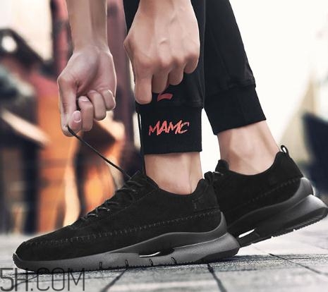 翻毛運動鞋發(fā)白怎么辦？翻毛運動鞋怎么打理？