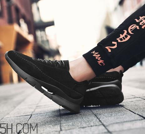 翻毛運動鞋發(fā)白怎么辦？翻毛運動鞋怎么打理？